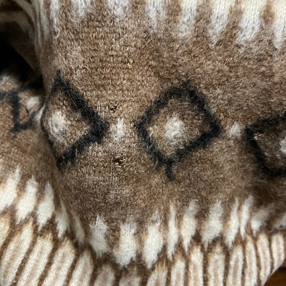Beautiful pattern wool sweater - Picture 6 of 9